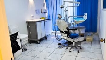 CLOVER GOLD MEDICAL CENTRE -Satwa